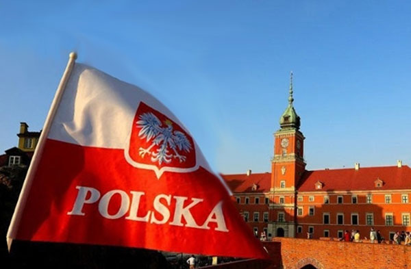 Варшава поддерживает высылку Прагой российских дипломатов 