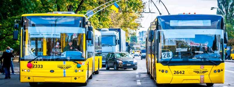  Транспорт, возобновивший работу, будет перевозить не более половины от числа пассажиров, на которое он рассчитан, - Кличко 