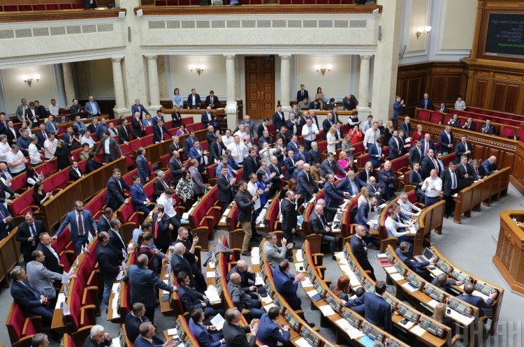  Рада схвалила закон щодо врегулювання ЖК послуг 