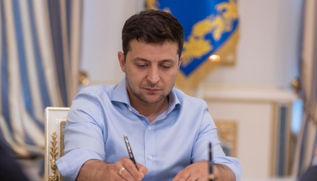  Зеленський звільнив посла України в Сінгапурі 