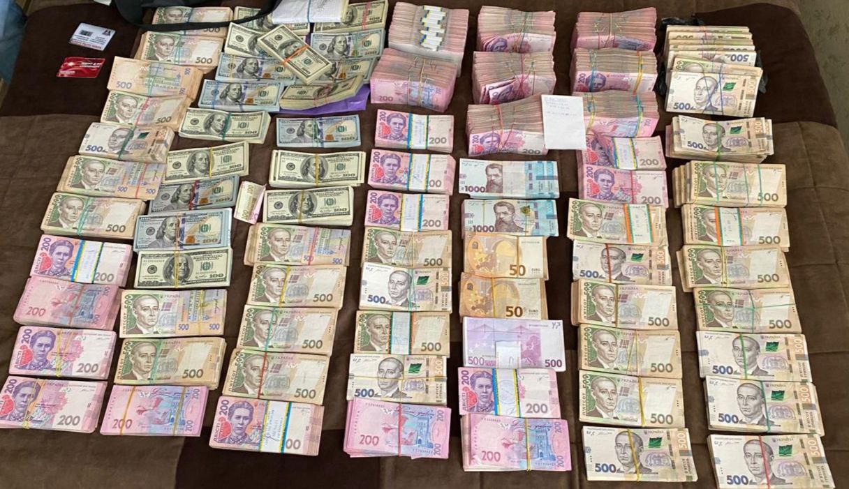  Голова Кіровоградської ОДА Андрій Балонь затриманий на хабарі в 1,8 млн грн  