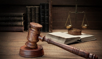 2 тис дол США за уникнення кримінальної відповідальності – судитимуть двох поліцейських на Житомирщині
