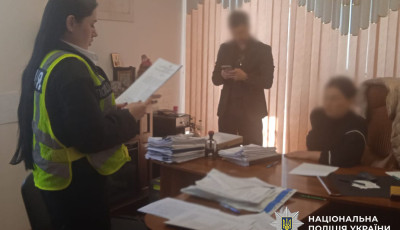 Аферисти заволоділи майном родини на Київщині: трьом особам оголосили підозру