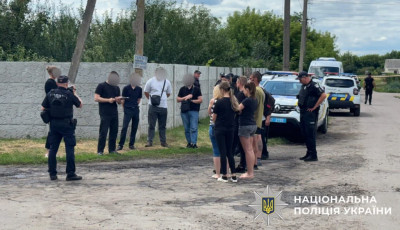 Поліція Київщини повідомила про підозру військовим у справі викрадення та вбивства двох людей