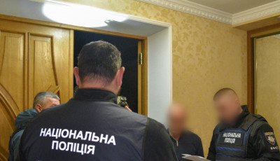 Катували людей та відбирали бізнес: поліцейські провели міждержавну спецоперацію для викриття організованого злочинного угруповання