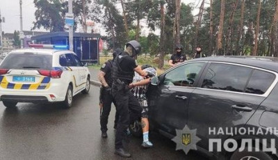 Кокаїн на пів мільйона гривень: столичні оперативники викрили наркоторговця