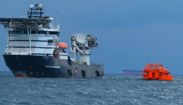 Венс попросив Зеленського припинити удари по танкерах із казахстанською нафтою