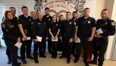 Шанс на життя: поліцейські Голосіївського управління поліції стали донорами для маленьких пацієнтів «Охматдиту»