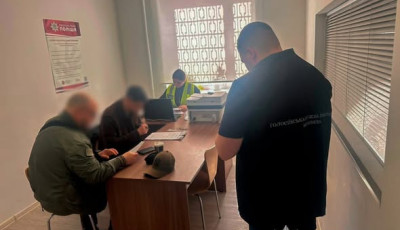Ошукав військових та волонтерів на понад 1,4 млн грн: у Києві повідомили про підозру шахраю