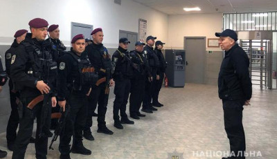 Поліцейські Києва продовжують відпрацьовувати заклади громадського відпочинку