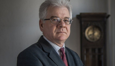 Ексглава МЗС Польщі вважає неадекватною ідею Навроцького забрати орден у Зеленського