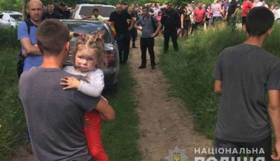 Ночувала в полі: На Тернопільщині знайшла дворічну дівчинку