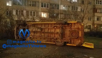 Превысил норму в 10 раз: в Киеве пьяный водитель перевернулся на авто