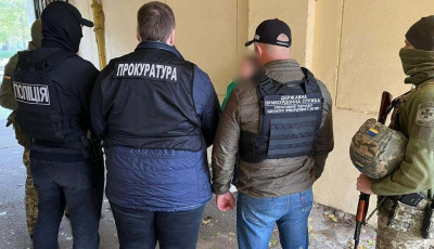 «Шлюбні послуги» за 4500 доларів США: в Одесі поліція затримала організаторку «схеми» виїзду за кордон