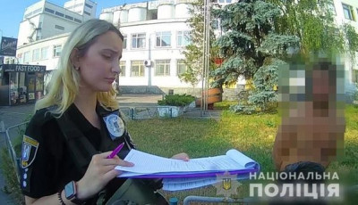 Слідчі поліції Києва повідомили про підозру чоловіку за розбійний напад на 72-річного пенсіонера