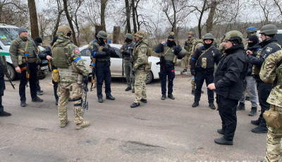 Огляд тіл загиблих, вилучення мін та снарядів, встановлення жертв окупантів: на Броварщині триває зачистка території 