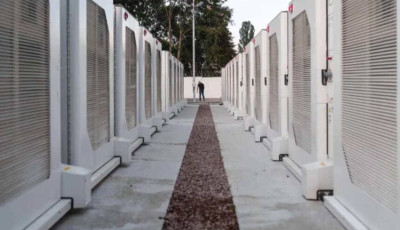 В Україні встановили секретні парки батарей для енергопостачання під час обстрілів – WSJ