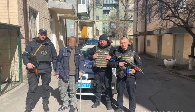 У Солом’янському районі Києва поліцейські допомогли чоловіку дібратись до лікарні