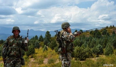 Болгария направила сотни военных на границу с Турцией