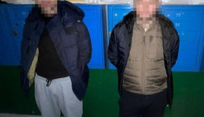 На столичній Оболоні оперативники затримали двох іноземців, які обікрали квартиру киянина