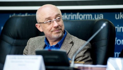 Резников оценил численность войск РФ у границ