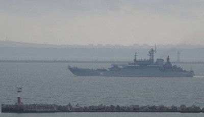 Российские военные корабли проследовали в Азовское море