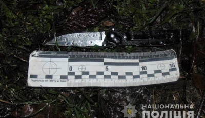 Слідчі столичної поліції повідомили про підозру киянину, який тяжко поранив перехожого