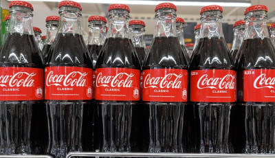 Российский бизнес омбудсмен предложил завозить Coca-Cola контрафактом