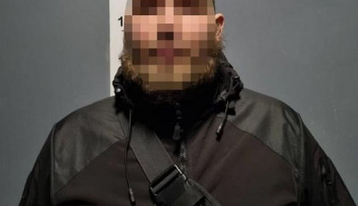 Столичні оперативники викрили місцевого мешканця у незаконному зберіганні вогнепальної зброї