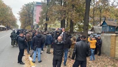 Под Киевом сын 