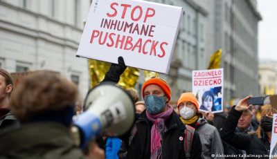 У Варшаві тисячі людей протестували проти видворення мігрантів