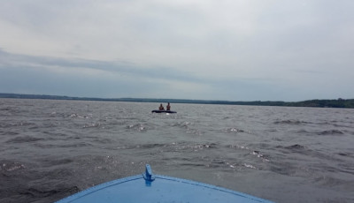 В Черкасской области женщину с ребенком на надувном матрасе отнесло далеко от берега