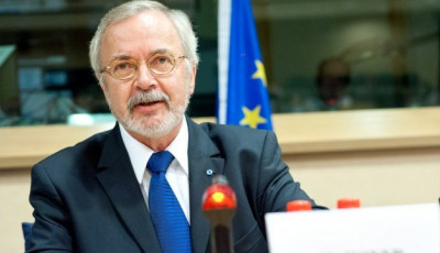 Гуманітарна допомога і відбудова України мають відбуватися паралельно - президент ЄІБ
