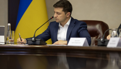 Зеленський ввів у дію персональні санкції РНБО за російські вибори в ОРДЛО та Криму