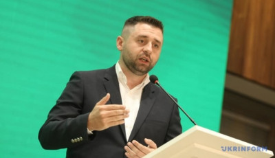 Кадрові зміни в уряді будуть на початку жовтня – Арахамія