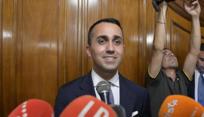 Глава МЗС Італії вийшов зі партії через слабку підтримку нею України