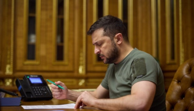 Колаборанти та авіаційна інфраструктура РФ: Зеленський затвердив нові санкції