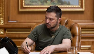 Зеленський вніс зміни до складу РНБО і Ставки
