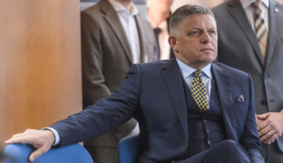 Фіцо не планує йти у відставку на тлі протестів - Bloomberg
