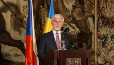 Президент Чехії дозволив 60 громадянам воювати на боці України