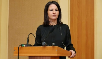 Демократичні країни мають підтримувати Україну, адже Путін загрожує і їм - Бербок