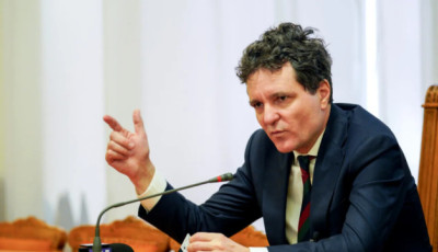 Зеленський привітав Дана з перемогою на виборах президента Румунії