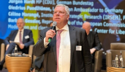 Німеччина планує виділяти Україні близько €1 мільярда військової допомоги на місяць - депутат Бундестагу