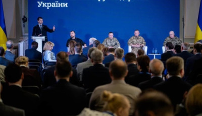 Українські дипломати обговорили з військовим командуванням ситуацію на фронті та посилення протиповітряної оборони