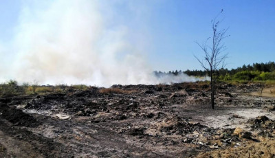 На Харківщині поблизу військових складів спалахнула пожежа  