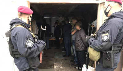 Викрадали людей і вимагали гроші: під Києвом орудувала банда, що представлялася копами (фото, відео)