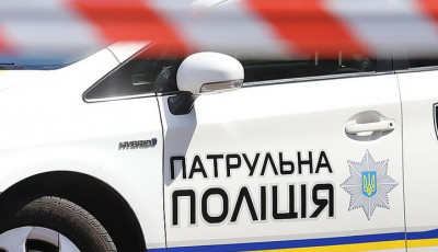 На Харківщині водій, якого зупинили через перевищення швидкості, наїхав на патрульного