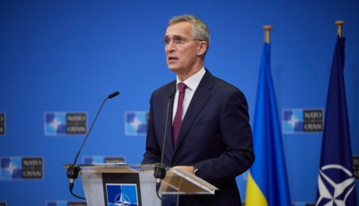 Столтенберг закликав Путіна використати свята для відведення військ від України