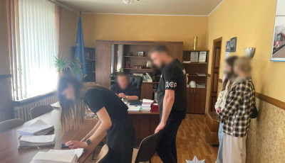 Посадовців Укрзалізниці судитимуть за використання працівників для будівництва будинку керівника