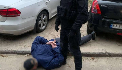 Підпалювали та знищували майно киян. Поліція затримала банду